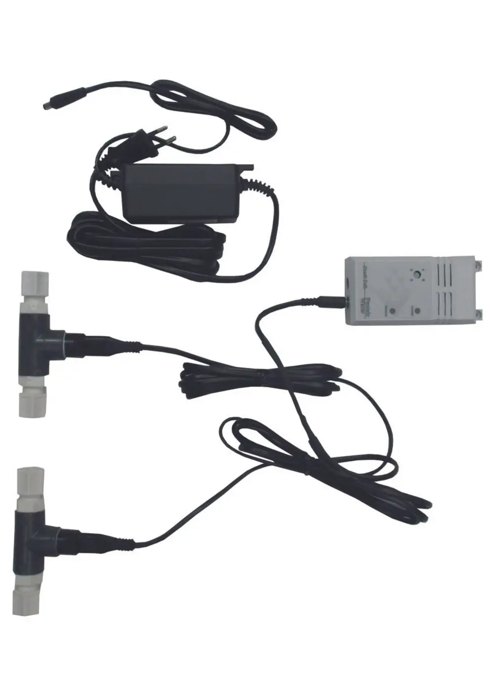 Judo Desinfektionseinrichtung mit zwei Anschlussstücken und einem Steuergerät, ausgestattet mit Netzteil und Kabeln für die elektrische Versorgung.